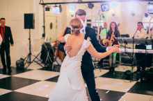 Kako im je samo ovo palo na pamet?! Mladenci šokirali goste svojim zahtevom: Rezbesneli mnoge 