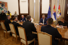 VUČIĆ SUTRA NASTAVLJA KONSULTACIJE SA STRANKAMA Na Andrićev venac dolazi PUPS i Mi - glas iz naroda
