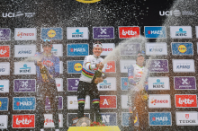 Pogačar ignorira 'mavrično prekletstvo': Kot svetovni prvak dobil vseh šest dirk