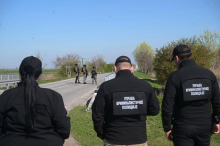 Madžarska opozicija Orbana obtožuje, da skuša z insceniranimi incidenti vplivati na volitve