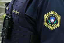 Policisti v Postojni preiskujejo poskus uboja