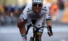 Pogačar će biti kažnjen zbog prolaska kroz crveno svjetlo