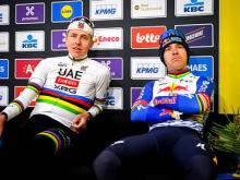 Kazen za Tadeja Pogačarja in Remca Evenepoela, vendar ne zaradi železniškega incidenta.