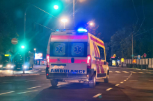 DVOJE POVREĐENO U DVE SAOBRAĆAJKE, GUŠENJA, BOLOVI U STOMAKU: Čak 23 intervencije na javnom mestu lekara beogradske Hitne pomoći  