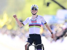 Tadej Pogačar trdno na vrhu lestvice Ucija, Evenepoel pričakovano brez Roubaixa