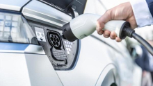 Država zvišala sredstva za spodbude ob nakupu e-vozil