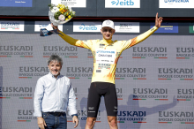 Najstnik Seixas pometel s tekmeci tudi na klancih Baskije; Roglič skupno drugi