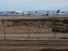 Slovenski pilot opozarja: Zelo hitro bo cel svet občutil posledice vojne