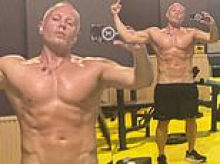 Judge Rob Rinder shows off his incredibly muscular physique in thirsty new snap