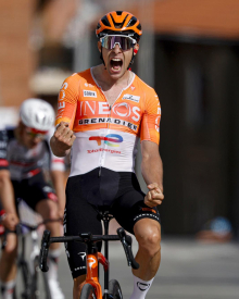 Francoz Laurance pokvaril slavje Baskov, Roglič ostaja skupno drugi