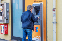 Bis das Konto leer war: Jede Minute wurden 8500 Euro abgebucht