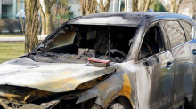 Izgorio BMW u Zagrebu, vatra zahvatila drugi auto i fasadu