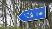 A23 bei Hamburg: Mutter bringt Baby auf Standstreifen von Autobahn zur Welt