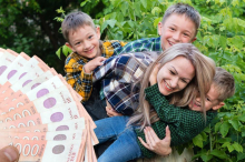 Majke u Srbiji će moći ranije u penziju! Država uvodi dodatni staž – evo koliko godina dobijate po detetu i kako nova mera utiče na iznos isplate