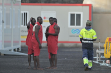 Strožja pravila o azilu in dogovori z afriškimi državami niso zmanjšali števila odhodov iz Afrike
