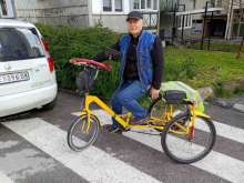 Penzioner iz Užica oduševljava sugrađane: Sam iz hobija napravio trotočkaš i bez problema osvaja strme gradske ulice (FOTO)