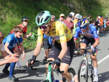 V živo: Rogličevi na zadnji etapi pred težko nalogo