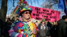 Hunderte protestieren in Magdeburg gegen AfD-Landesparteitag