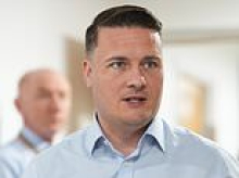 Health secretary urged not to bow to Zack Polanski's demand to cancel 'transformative' NHS technology over tech giant Palantir's links to Donald Trump