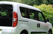 NESVAKIDAŠNJI PRIZOR ZABELEŽEN KOD SMEDEREVA! Tele pokušalo da pobegne iz kombija (FOTO) 