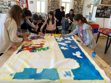 Vaskršnja slikarska radionica: Deca Hercegovine i slikar Srđan Kuljanin stvorili „Vaskrsenje Prebilovaca”