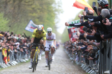 Radsport: Wout van Aert widmete Roubaix-Sieg verstorbenem Teamkollegen 