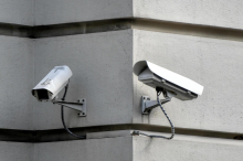 Mann im Stiegenhaus niedergestochen: Kam Auftrag aus dem Gefängnis? 