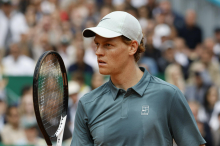 Jannik Sinner v kneževini do prve večje zmage na pesku