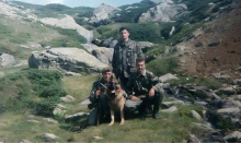 POKOŠEN JE RAFALIMA PODMUKLOG NEPRIJATELJA, ALI OD KOŠARA NI PEDALJ NIJE ODSTUPIO: Ovako su na krvavi Vaskrs 1999. u legendu otišli Vaske Jaguar i major Lister