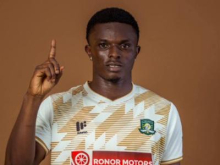 Ganski nogometaš umrl v napadu na klubski avtobus