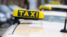Auto: Taxis fahren mehrere Bahnhöfe nachts zum Festpreis an
