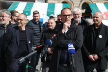 Logar: Na pogajanja vabi Svoboda, povabila z desne nimamo