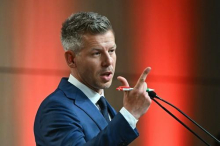 TEST POVERENJA: HOĆE LI PETER MAĐAR OSTATI SAVEZNIK SRBIJE U EU? Analitičari: Mađarska će sada biti direktnija kad je reč o usaglašavanju spoljne politike