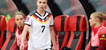 WM-Qualifikation: Deutschland schlägt Österreich deutlich – Giulia Gwinn verletzt ausgewechselt