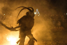 Zwei junge Männer schlugen Ehrenamtliche bei Krampuslauf mit Rute