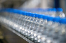 Widerstand gegen Plastiksteuer: „Absurd, Recyceltes teurer zu machen“