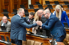 TRAŽILI SMENU VLADE, PA POBEGLI S POSLA! Blokaderskoj opoziciji propala sopstvena inicijativa: Podneli zahtev, nisu došli na sednicu - GDE JE 15 POSLANIKA?!