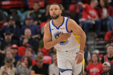 Curry izločil Clipperse, Philadelphia prek Orlanda do Bostona