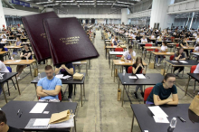 Stiže novac za studente! Ministar prosvete najavio nova ulaganja - država obezbedila i dodatnih 1,6 milijardi dinara za one koji HOĆE DA UČE