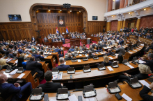Srbski parlament zaradi nesklepčnosti znova ni glasoval o nezaupnici vladi