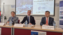 Tveganja pri dobavi čipov so večja kot pri dobavi nafte: strategija Slovenije do leta 2030
