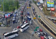 UŽASNE GUŽVE NA AUTOKOMANDI I PANČEVAČKOM MOSTU: Kolone duge i po nekoliko stotina metara - ozbiljan jutarnji špic za kraj radne nedelje (FOTO)