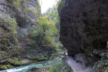 Polmilijonska tožba zaradi hujše poškodbe v soteski Vintgar