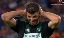 Katastrofalne vijesti za Brunu Petkovića! Sezona mu visi o koncu, a poziv za SP je sve dalje