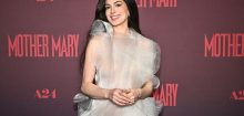 Anne Hathaway berichtet über Liebesbrief von Taylor Swift