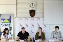 Taksisti državo pozivajo, naj zaostri pogoje za opravljanje dejavnosti prevozov