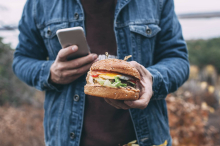 Dopamin Detox: Social-Media-Hype: Kann man Dopamin wirklich detoxen?