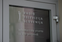 Stroka opozarja, da bi lahko ukinitev RTV-prispevka ogrozila neodvisnost javnega servisa
