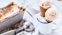 Ob mit oder ohne Maschine: Veganes Eis selber machen: Drei Rezepte ohne Milch und Ei