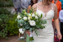 UDALA SE U VENČANICI BUDUĆE SVEKRVE! Mlada iz Srbije učinila nesvakidašnji potez, ali joj je majka napravila haos! 